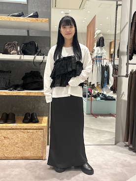 「LEPSIM（レプシィム）のストレッチサテンスカート　497324（スカート）」を使った、かとちゃんさん（レディース・154cm）の秋コーディネート