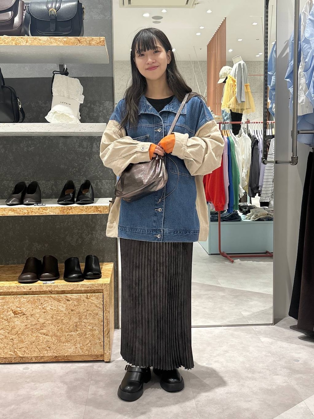 ドッキングデニムカバーオール 582417を使った人気ファッション