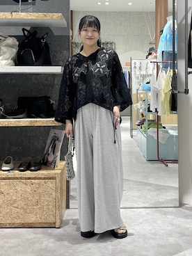 「LEPSIM（レプシィム）のカットイージーワイドパンツ　499173（その他パンツ、グレー系）」を使った、かとちゃんさん（レディース・154cm）の春コーディネート