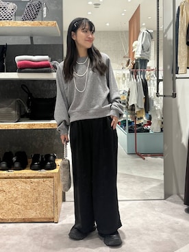 「アイテム（スラックス、ブラック系）」を使った、かとちゃんさん（レディース・154cm）の秋コーディネート