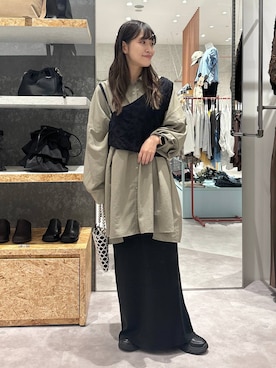 「LEPSIM（レプシィム）のストレッチサテンスカート　497324（スカート）」を使った、かとちゃんさん（レディース・154cm・20代）の秋コーディネート
