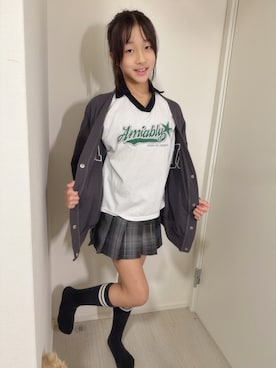 「10C REPIPI（ジューシーレピピ）の【10C REPIPI】【NEW!】ヘビロテプリーツスカート【チャームが付けられる◎】（スカート、ブラック系）」を使った、yurimari1118さん（キッズ・140cm）の春コーディネート