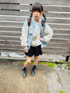 「algy（アルジー）の配色ロゴスタジャン（スタジャン、ブルー系）」を使った、yurimari1118さん（キッズ・140cm）の春コーディネート