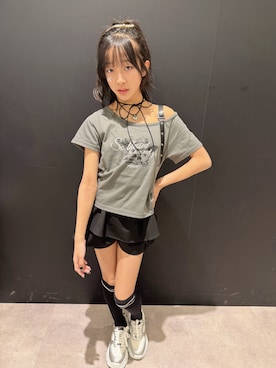 「ANAP GｉRL（アナップガール）のエンジェル プリント ハトメ テープ ワンショル トップス（Tシャツ/カットソー、ブラック系）」を使った、yurimari1118さん（キッズ・140cm）の春コーディネート