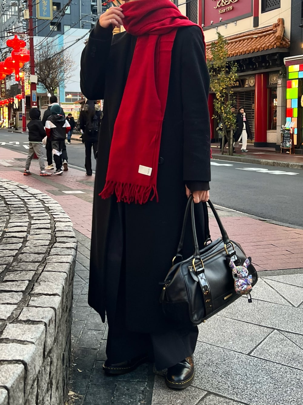 BURBERRYのボストンバッグを使った人気ファッションコーディネート - WEAR