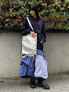 「アイテム（トートバッグ、シルバー系）」を使った、AYAKOさん（レディース・157cm）の秋コーディネート