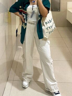 「SHEINAR（シェイナー）のアイテム（カーゴパンツ、ホワイト系）」を使った、yochicfashioさん（レディース・168cm）の冬コーディネート