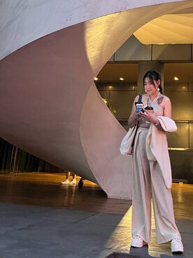 「bbbのアイテム（パンツ、ベージュ系）」を使った、yochicfashioさん（レディース・168cm）の冬コーディネート