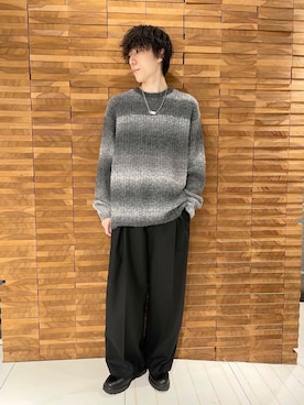 「グラデーションニット」｜「アイテム（スラックス）」を使った、Renさん（メンズ・174cm）の秋コーディネート