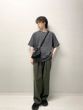 「カーキ」｜「アイテム（チノパンツ）」を使った、Renさん（メンズ・174cm）の夏コーディネート