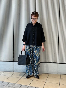 「かぐれ（カグレ）のリネン半袖オープンカラーシャツ（シャツ/ブラウス、ブラック系）」を使った、mayouedaさん（レディース・156cm）の春コーディネート