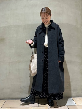 「RODE SKO（ロデスコ）のタッセル付フラッフィトートバッグ（トートバッグ）」を使った、mayouedaさん（レディース・156cm）の秋コーディネート