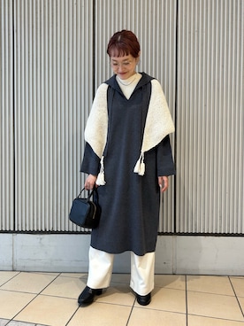 「アイテム（ストール/ショール）」を使った、mayouedaさん（レディース・156cm）の秋コーディネート