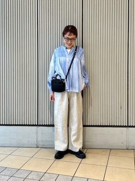 「かぐれ（カグレ）のピグメントダイピンタックブラウス（シャツ/ブラウス、ブルー系）」を使った、mayouedaさん（レディース・156cm）の春コーディネート