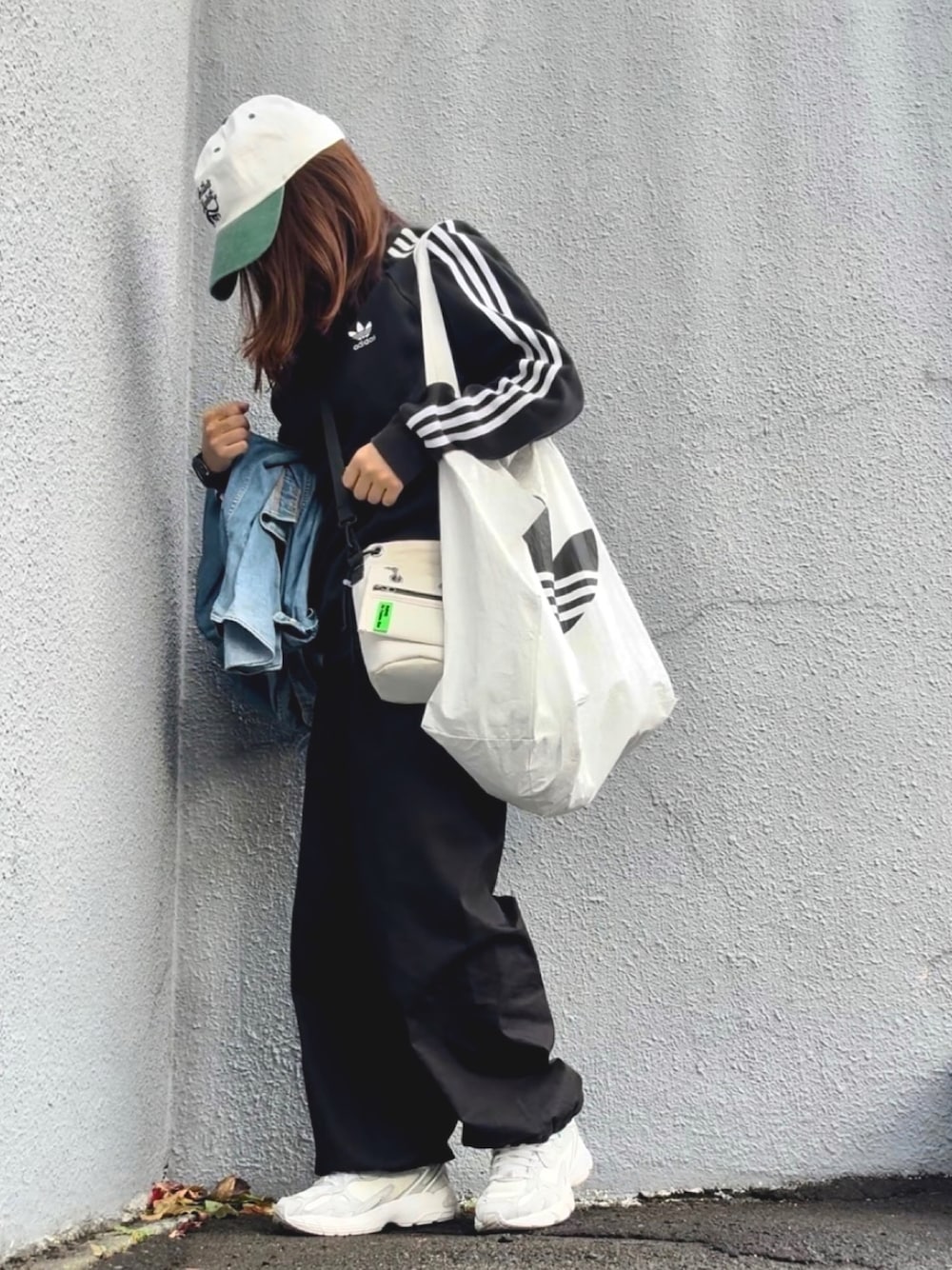 メンズスウェットバイカラートレーナー春秋着回し adidas Originalsのスウェットを使った「バイカラー」の人気