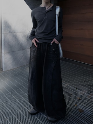「SINSS(シンス)のCompact rib henley LS T-shirt / コンパクトリブヘンリーロングスリーブTシャツ(Tシャツ/カットソー)」を使った、Aranさん(メンズ・177cm)の秋コーディネート