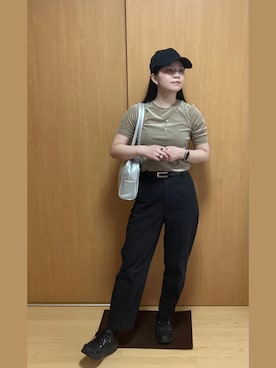 「アイテム（ボストンバッグ）」を使った、米之井花さん（レディース・157cm・20代）の秋コーディネート