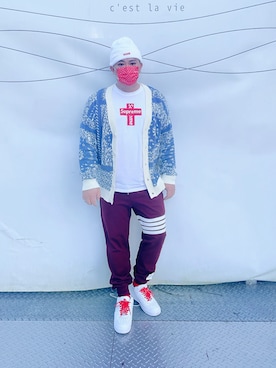 「アイテム（スウェットパンツ、レッド系）」を使った、Allen さん（メンズ・172cm）の秋コーディネート