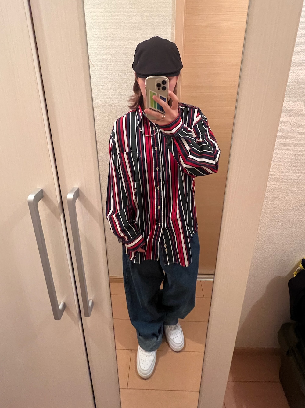 「古着、ストリート、ダンス、HIPHOP、80's、90’s」｜「TOMMY HILFIGERのアイテム（トップス、その他）」を使った、森岡 渓魚さん（レディース・158cm）の春コーディネートの1枚目の写真