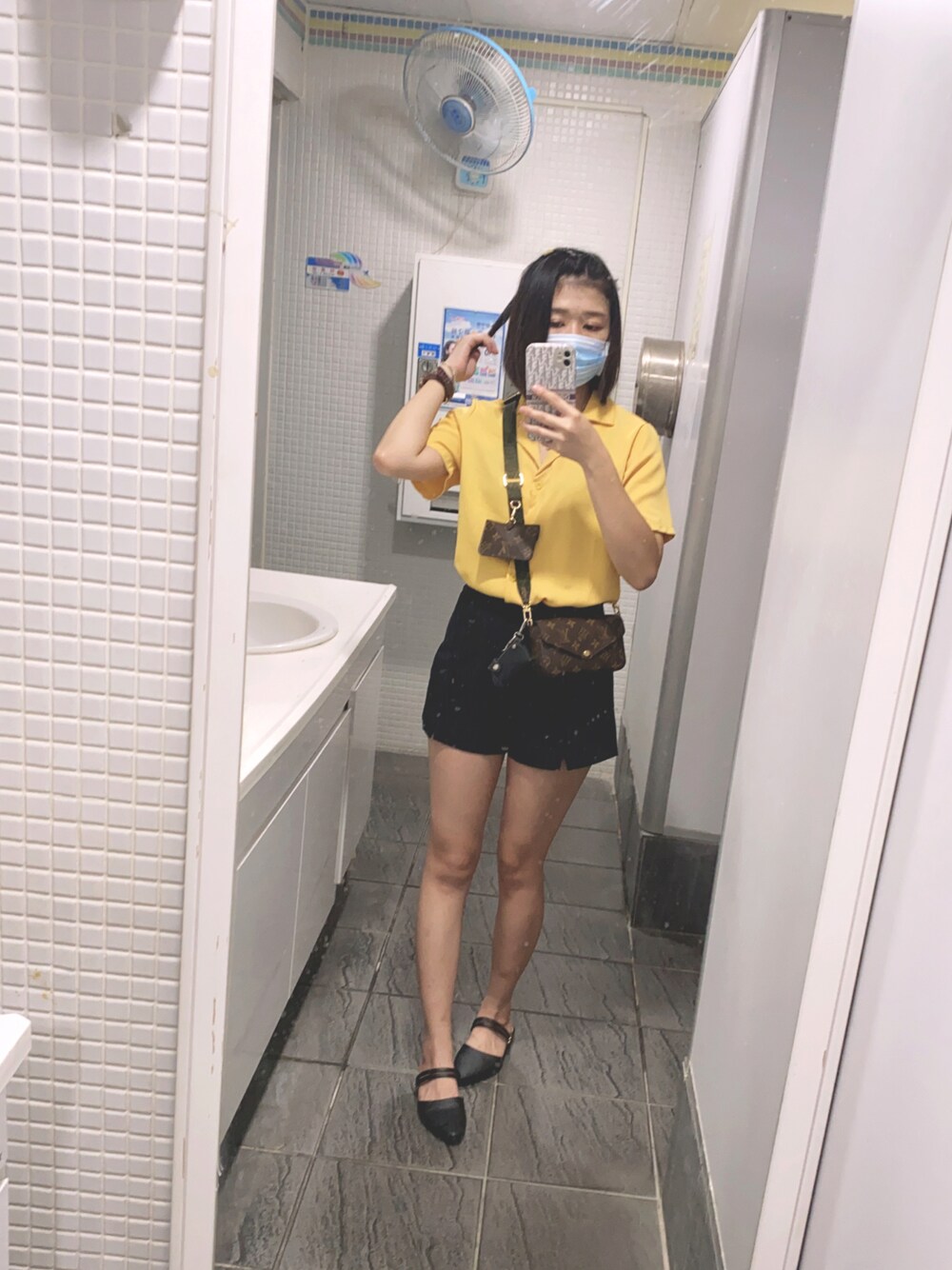 「NETのアイテム（スリッポン、ブラック系）」を使った、yatingchen288さん（レディース・154cm）の秋コーディネートの1枚目の写真