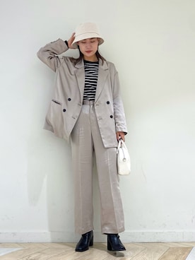 「サテンパンツ」｜「アイテム（その他アウター）」を使った、mamicoさん（レディース・164cm）の秋コーディネート