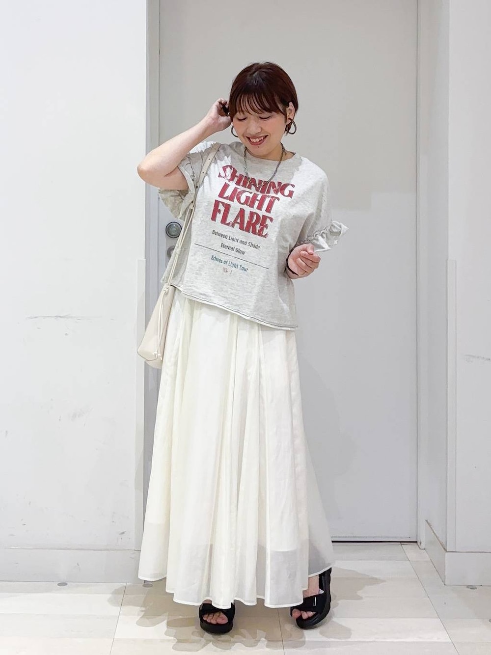 「着痩せ・細見え、若見え、着痩せ、休日コーデ、デート/ロマンティック、ママコーデ、体型カバー、旅行、GLOBAL WORK、まちがいない服_GLOBAL WORK、デートコーデ、夏コーデ」｜「GLOBAL WORKのステンレスデザインチェーンネックレス/208423（ネックレス、シルバー系）」を使った、tahanyanさん（レディース・155cm）の春コーディネートの1枚目の写真