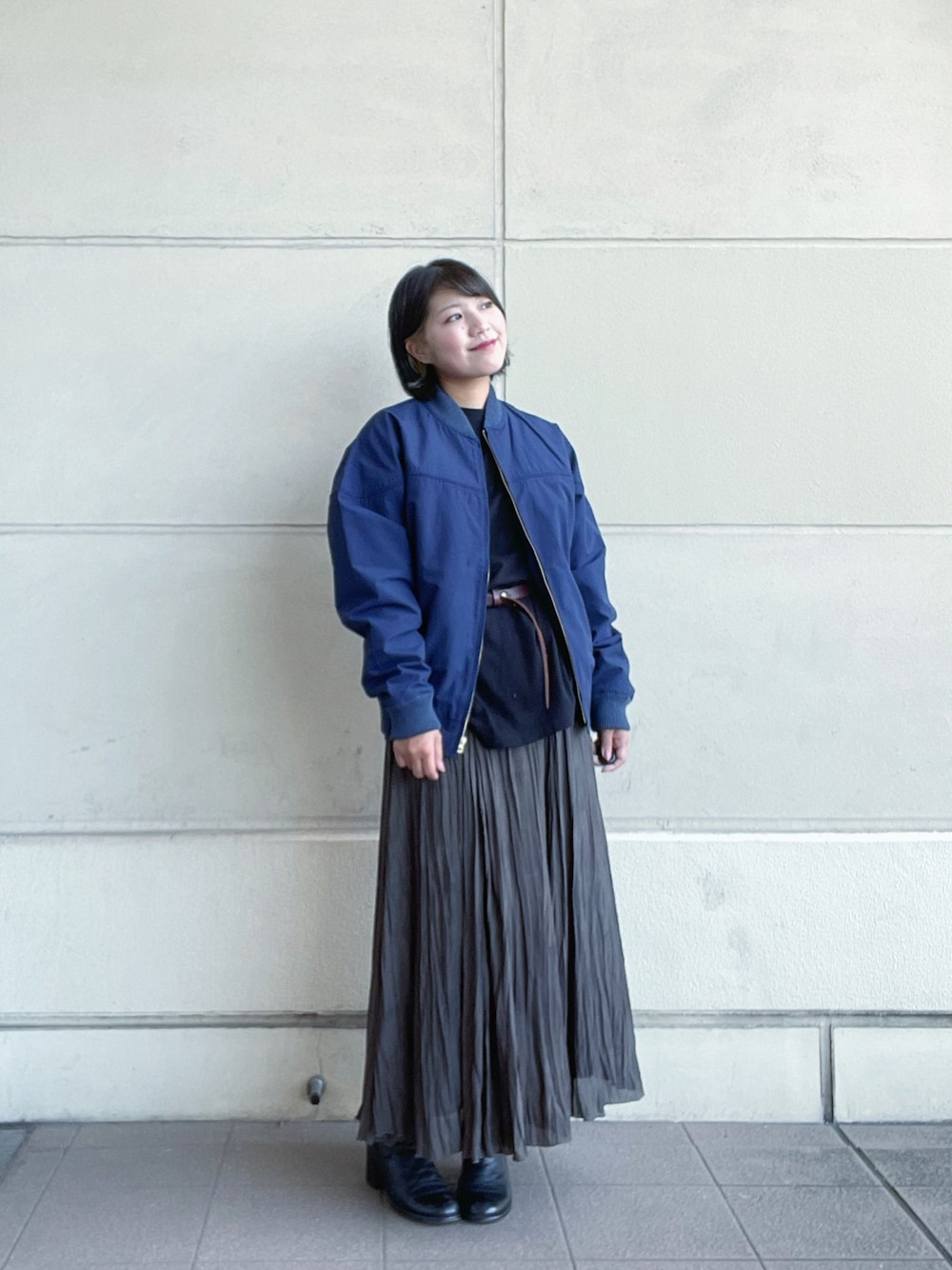 「秋服、SCHOTT、Schott TOKYO-BAY、ファッションの力を信じよう、秋冬コーデ、ダービージャケット、オトナカジュアル、ゆったりコーデ、秋、シンプル、カジュアル、キレイめ、黒、ロングスカート、モード」｜「schottのSchott/ショット/DERBY JACKET/ダービージャケット（ブルゾン、ブルー系）」を使った、AYANEさん（レディース・166cm）の秋コーディネートの1枚目の写真