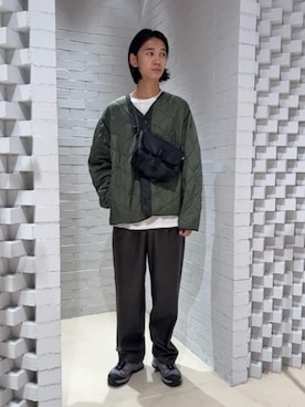 「TOMORROWLAND （トゥモローランド）のアイテム（ショルダーバッグ）」を使った、TOMORROWLAND_okadaさん（メンズ・181cm）の秋コーディネート