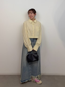 「SENSE OF PLACE by URBAN RESEARCH（センスオブプレイスバイアーバンリサーチ）のフラワーエンブロイダリークロップドシャツ（シャツ/ブラウス、ベージュ系）」を使った、みてきちさん（レディース・155cm）の春コーディネート