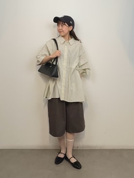 「SENSE OF PLACE by URBAN RESEARCH(センスオブプレイスバイアーバンリサーチ)のチノバミューダベルトパンツ(その他パンツ、グレー系)」を使った、みてきちさん(レディース・155cm)の夏コーディネート