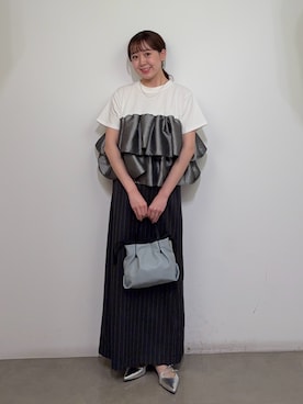 「SENSE OF PLACE by URBAN RESEARCH(センスオブプレイスバイアーバンリサーチ)のシャイニーフリルドッキングカットトップ(Tシャツ/カットソー、ホワイト系)」を使った、みてきちさん(レディース・155cm)の春コーディネート