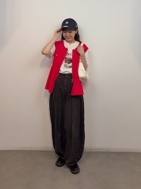 「SENSE OF PLACE by URBAN RESEARCH(センスオブプレイスバイアーバンリサーチ)の『洗濯可』ペプラムジップセーター(ニット/セーター、レッド系)」を使った、みてきちさん(レディース・155cm)の夏コーディネート