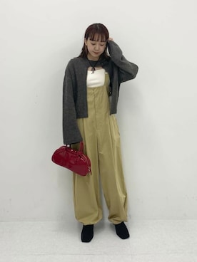 「アイテム（サロペット/オーバーオール、ベージュ系）」を使った、みてきちさん（レディース・155cm）の秋コーディネート