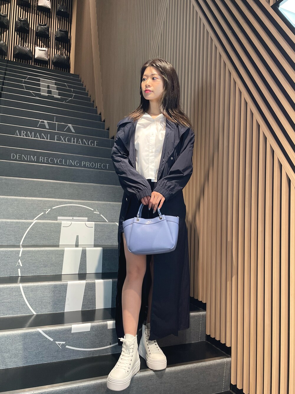 「アルマーニエクスチェンジ、AXchanger、AXchange、AXCatStreet、お出かけコーデ、カジュアル、大人コーデ、楽チンコーデ、今日のコーデ、休日コーデ、お花見コーデ、春夏コーデ、大人カジュアル」｜「ARMANI EXCHANGEの【A|X アルマーニ エクスチェンジ】ショート丈　ポプリンシャツ（シャツ/ブラウス、ホワイト系）」を使った、Misakeyさん（レディース・160cm）の春コーディネートの1枚目の写真