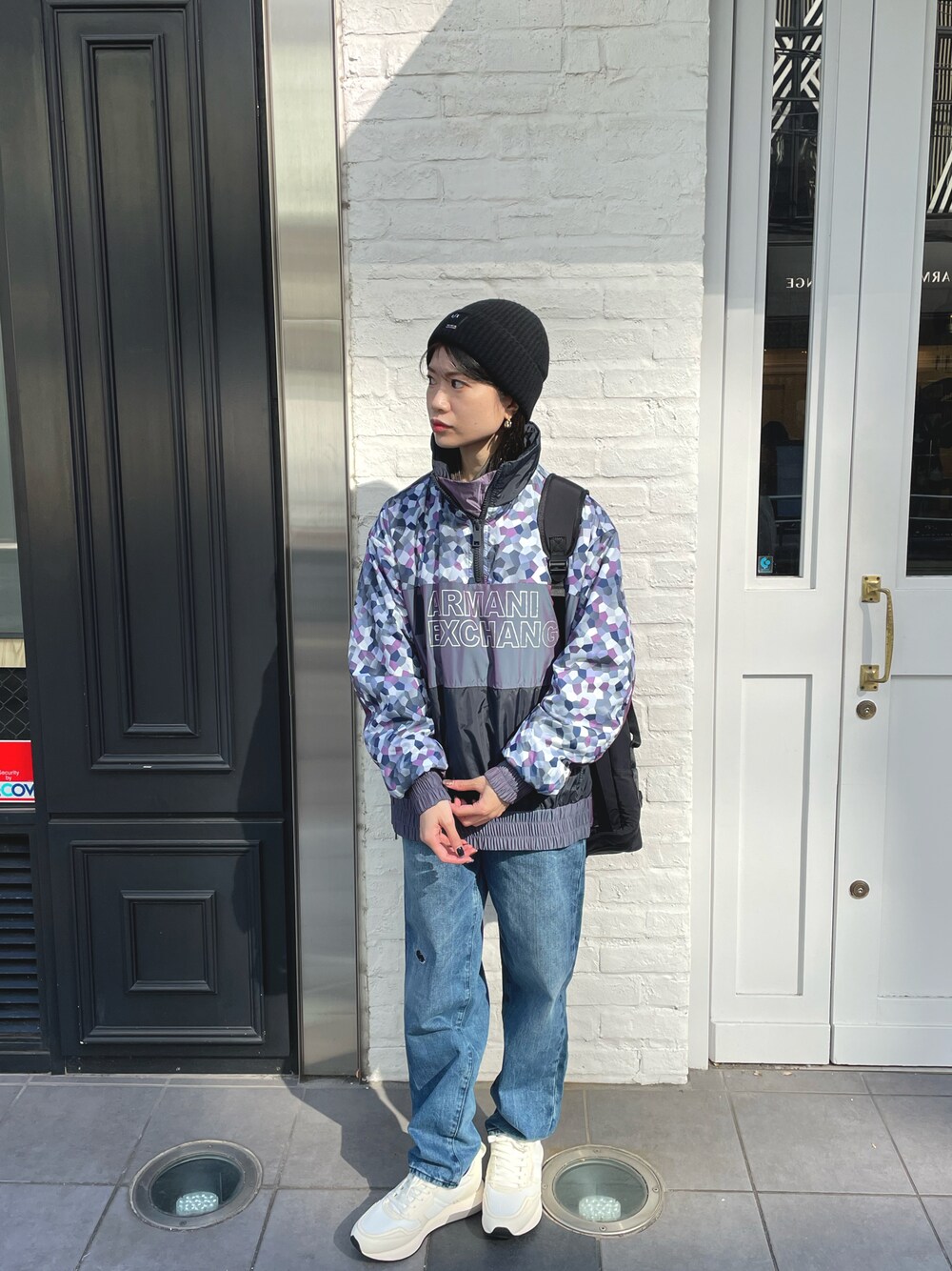 「AXchanger、AXchange、AXCatStreet、アルマーニエクスチェンジ、キャットストリート、メンズライク、メンズコーデ、メンズファッション、メンズアイテム、秋冬コーデ、カジュアルコーデ、スニーカーコーデ、ラフ、アウターコーデ、冬アウター」｜「ARMANI EXCHANGEの【A|X アルマーニ エクスチェンジ】YOU.ME.US.　ニットキャップ（ニットキャップ/ビーニー、ブラック系）」を使った、Misakeyさん（レディース・160cm）の秋コーディネートの1枚目の写真
