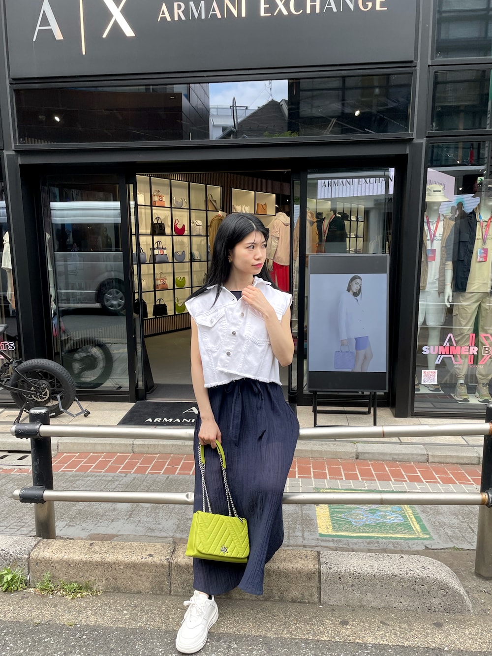 ARMANI EXCHANGEのテーラードジャケットを使った「ワンピース