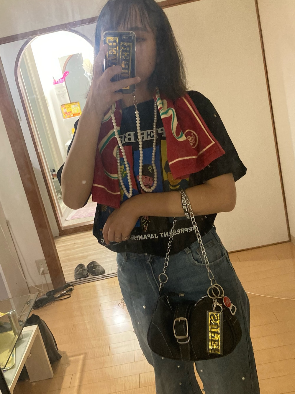 「SUPER BEAVER、黒×デニム、ライブコーデ」｜「GRLのアイテム（デニムパンツ、ブルー系）」を使った、mikihouse415さん（レディース・156cm）の秋コーディネートの1枚目の写真