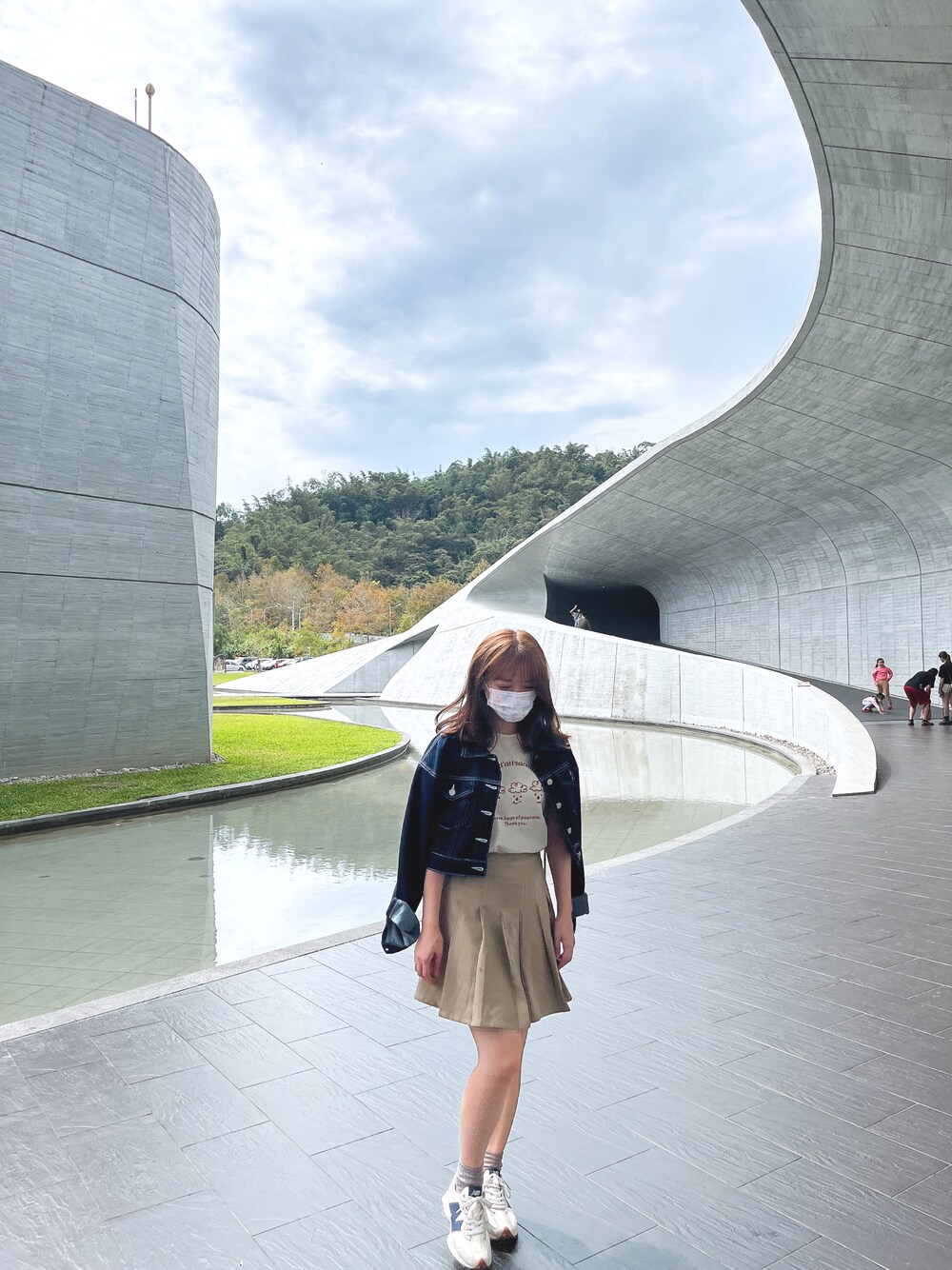 「PAZZO、ootd」｜「PAZZOのアイテム（トップス、ベージュ系）」を使った、Bevilet  Baeさん（レディース・160cm）の秋コーディネートの1枚目の写真