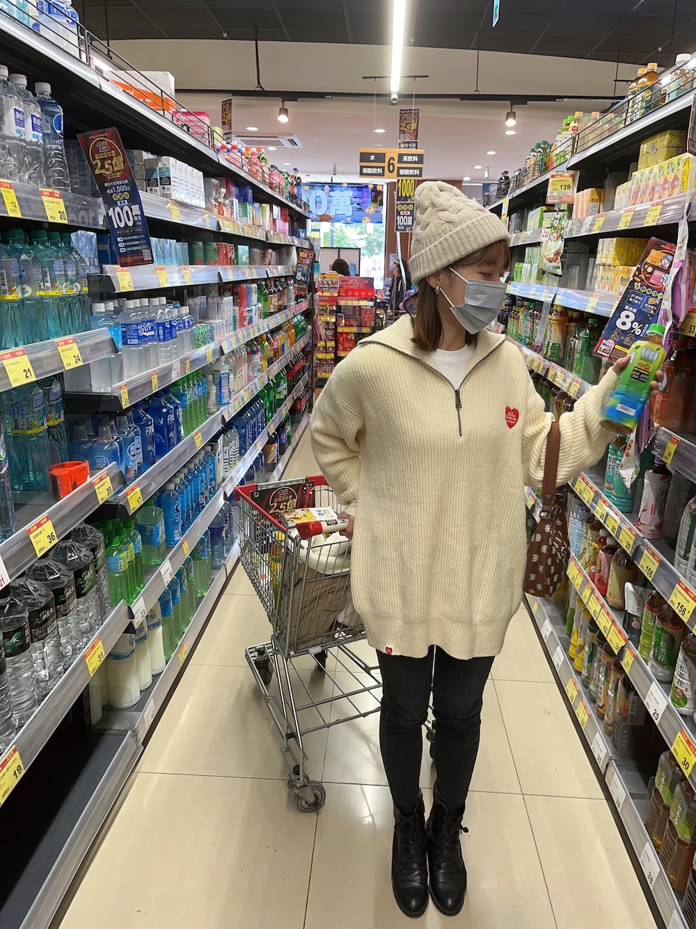 「mercci22、休日コーデ、大人女子」｜「Mercci22のアイテム（トップス、ベージュ系）」を使った、Bevilet  Baeさん（レディース・160cm）の冬コーディネートの1枚目の写真