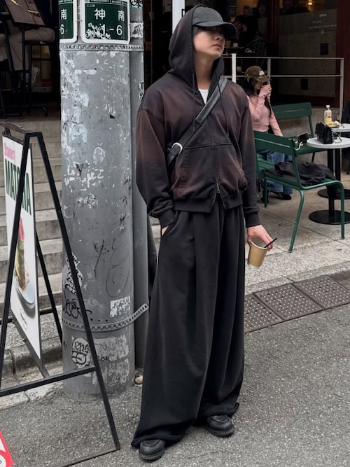 「SINSS(シンス)のHeavy weight double zip hoodie / ヘビーウェイトダブルジップフーディー (短丈)(パーカー)」を使った、てるさん(メンズ・181cm)の夏コーディネート