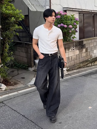 「SINSS(シンス)のCompact rib henley HS T-shirt / コンパクトリブヘンリーショートスリーブTシャツ(Tシャツ/カットソー)」を使った、てるさん(メンズ・181cm)の夏コーディネート