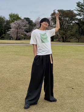 「SINSS（シンス）のアイテム（スラックス）」を使った、てるさん（メンズ・181cm）の春コーディネート