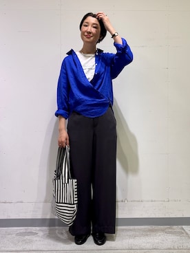 「INDIVI（インディヴィ）の【接触冷感／2WAY】カシュクールリネンシャツ（シャツ/ブラウス、ブルー系）」を使った、yuriさん（レディース・170cm）の夏コーディネート