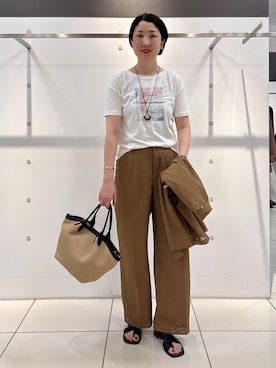 「INDIVI（インディヴィ）の【長さ調整自由】マーブルバイカラー ロングネックレス（ネックレス、ブラウン系）」を使った、yuriさん（レディース・170cm）の春コーディネート