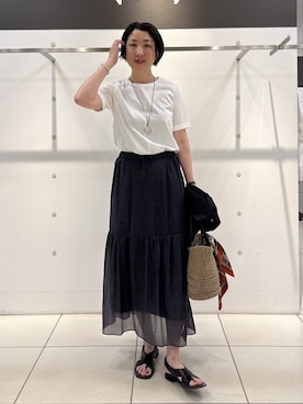 「INDIVI（インディヴィ）の【バックシャン】異素材ドッキングプルオーバー（Tシャツ/カットソー、ホワイト系）」を使った、yuriさん（レディース・170cm）の夏コーディネート
