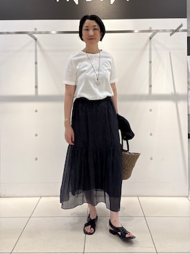 「INDIVI（インディヴィ）の【バックシャン】異素材ドッキングプルオーバー（Tシャツ/カットソー、ホワイト系）」を使った、yuriさん（レディース・170cm）の夏コーディネート