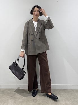 「INDIVI（インディヴィ）の【洗濯機OK／ストレッチ◎】秋はじめのダブルジャケット（テーラードジャケット、イエロー系）」を使った、yuriさん（レディース・170cm）の夏コーディネート