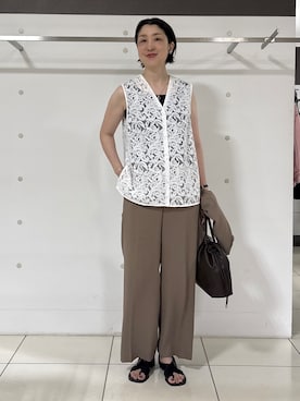 「INDIVI（インディヴィ）の【洗える／トレンド】マニッシュレースベスト（ベスト、ホワイト系）」を使った、yuriさん（レディース・170cm）の夏コーディネート