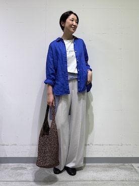 「INDIVI（インディヴィ）の【接触冷感／2WAY】カシュクールリネンシャツ（シャツ/ブラウス、ブルー系）」を使った、yuriさん（レディース・170cm）の春コーディネート