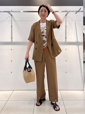「INDIVI（インディヴィ）の【長さ調整自由】マーブルバイカラー ロングネックレス（ネックレス、ブラウン系）」を使った、yuriさん（レディース・170cm）の春コーディネート